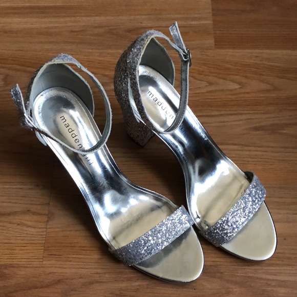 *Final Price Reduction* Madden Girl Beelaa Glitter Ankle Strap Sandals - Picture 3 of 5